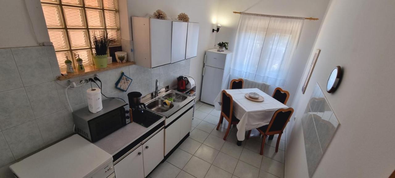 Apartment Evergreen Pula Ngoại thất bức ảnh